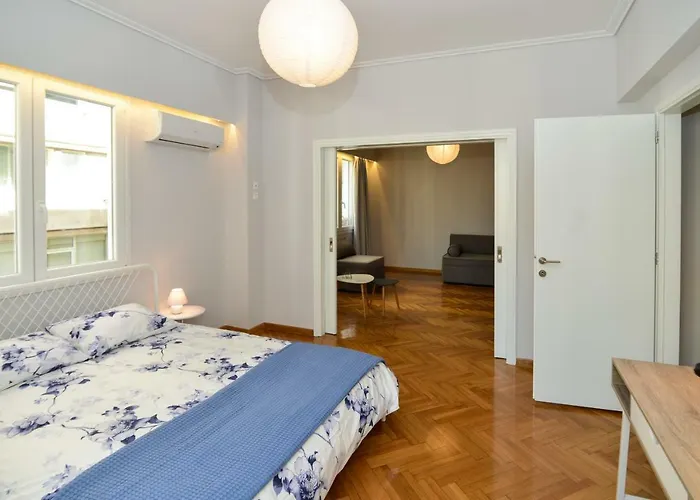 Athens\' Heart Syntagma Metro Apartment