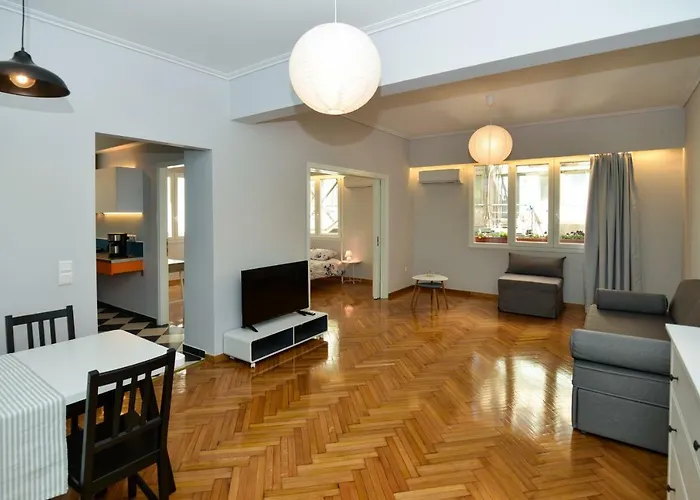 Athens\' Heart Syntagma Metro Apartment